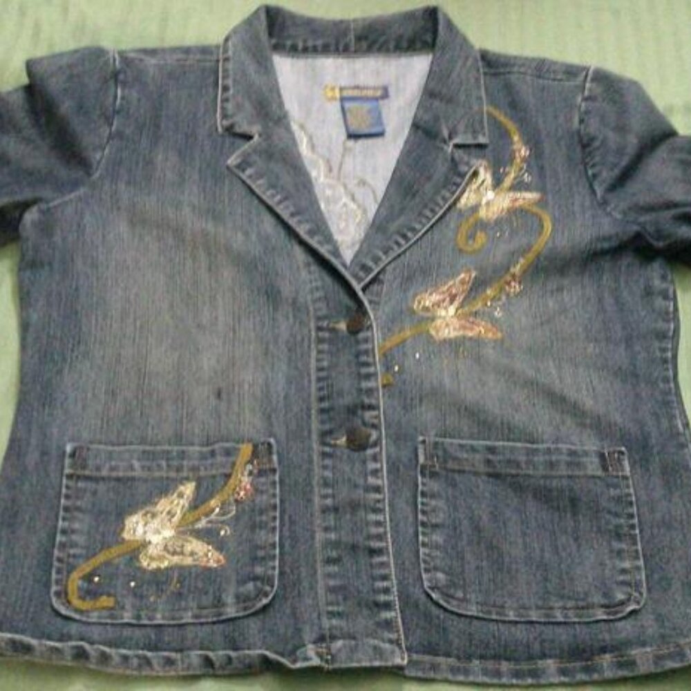 Stylish joujou denim blazer with embroidered butterflies